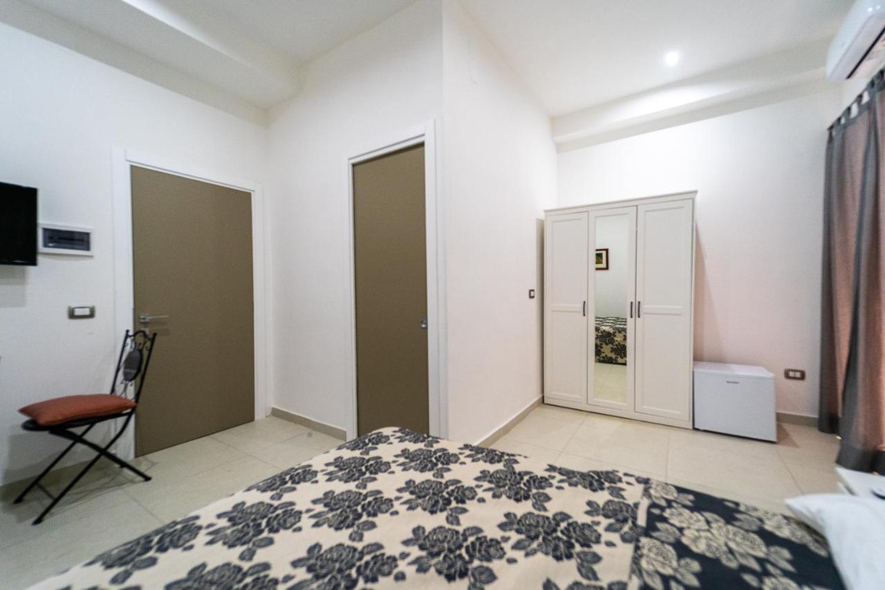 Отель Casa Romeo Napoli Экстерьер фото