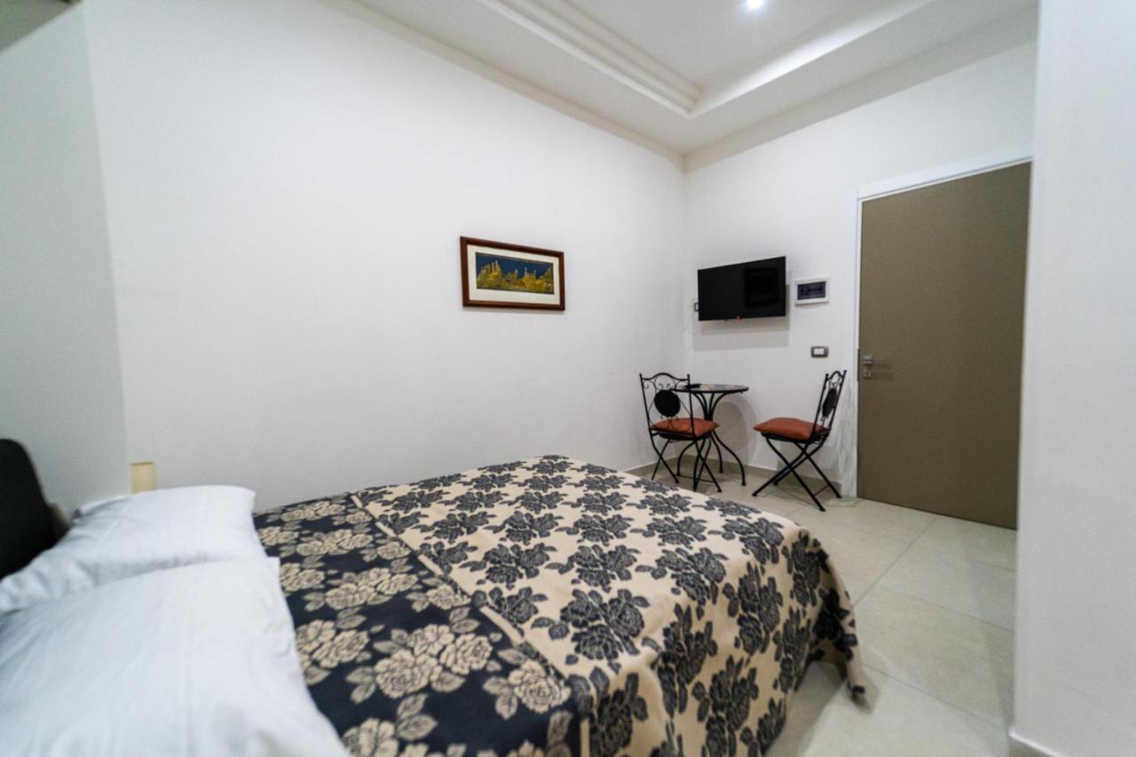 Отель Casa Romeo Napoli Экстерьер фото